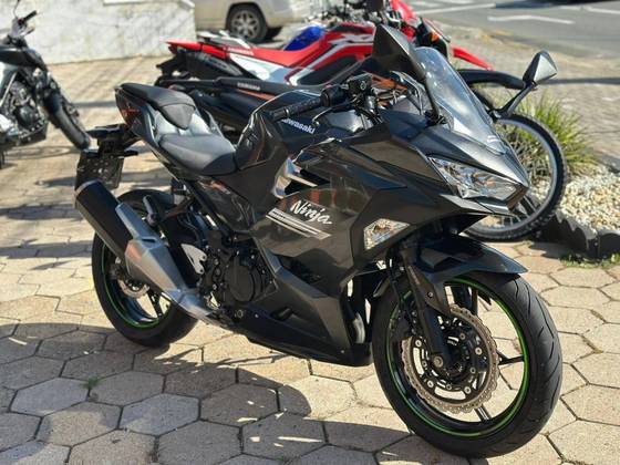 KAWASAKI NINJA 400 